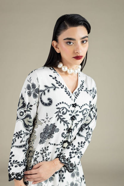Monochrome Back-Embroidered Kurta