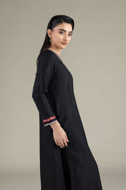 Black Embroidered Back-Keyhole Kurta