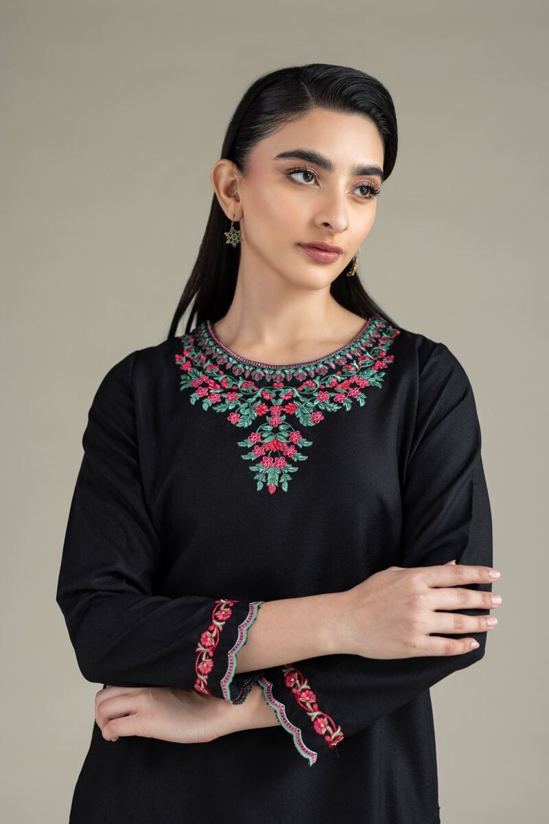 Black Embroidered Back-Keyhole Kurta