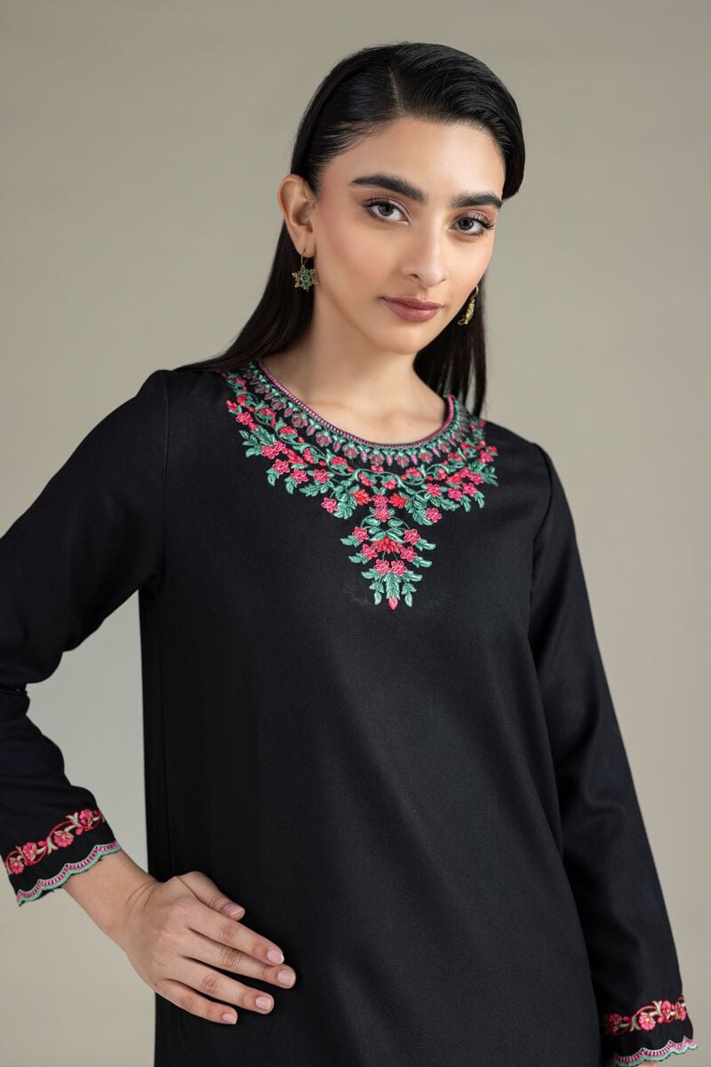 Black Embroidered Back-Keyhole Kurta